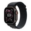 Apple Watch Ultra 3 49mm i svart titanium med Alpine Loop-armband, sedd i profil med Wayfinder-urtavla