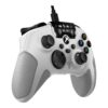 Turtle Beach Recon Controller i vinklad vy som visar grepp och knappar