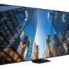 Samsung QE98C storformatsskärm vinklad framifrån