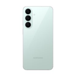 Samsung Galaxy S26 FE i Pistachio, närbild på trippelkameran baktill