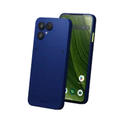Fairphone 6+ i färgen Cobalt Blue, fram- och baksida