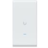 Ubiquiti UniFi U6 Mesh Pro vit Wi-Fi 6 accesspunkt sedd framifrån