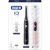 Oral-B iO Series 6 Duo 2-pack med eltandborstar i Black Lava och Pink Sand framför förpackningen