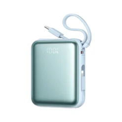 Blå Joyroom Powerbank 10 000 mAh 22,5 W med inbyggd kabel och digital display