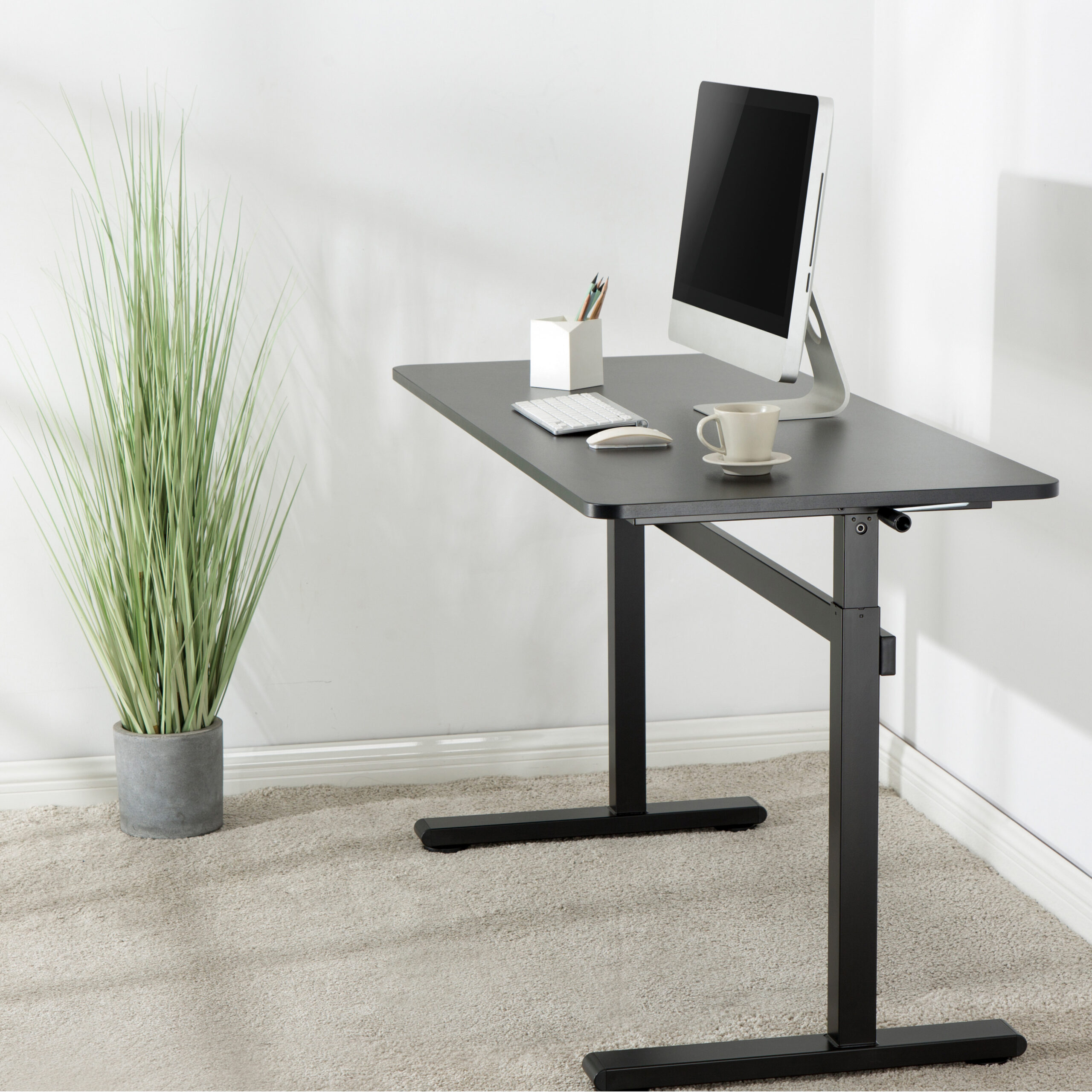 LogiLink EO0027 Höj- och Sänkbart Skrivbord med Vev - 140 x 60 cm - 700-1170 mm - Svart