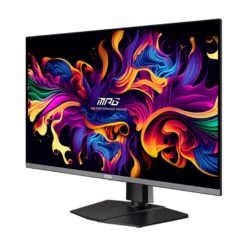 MSI MPG 321URXDE 31,5 tum QD-OLED-bildskärm, snett framifrån med färgstark bild på skärmen