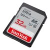 SanDisk Ultra SDHC 32GB minneskort sett snett från sidan